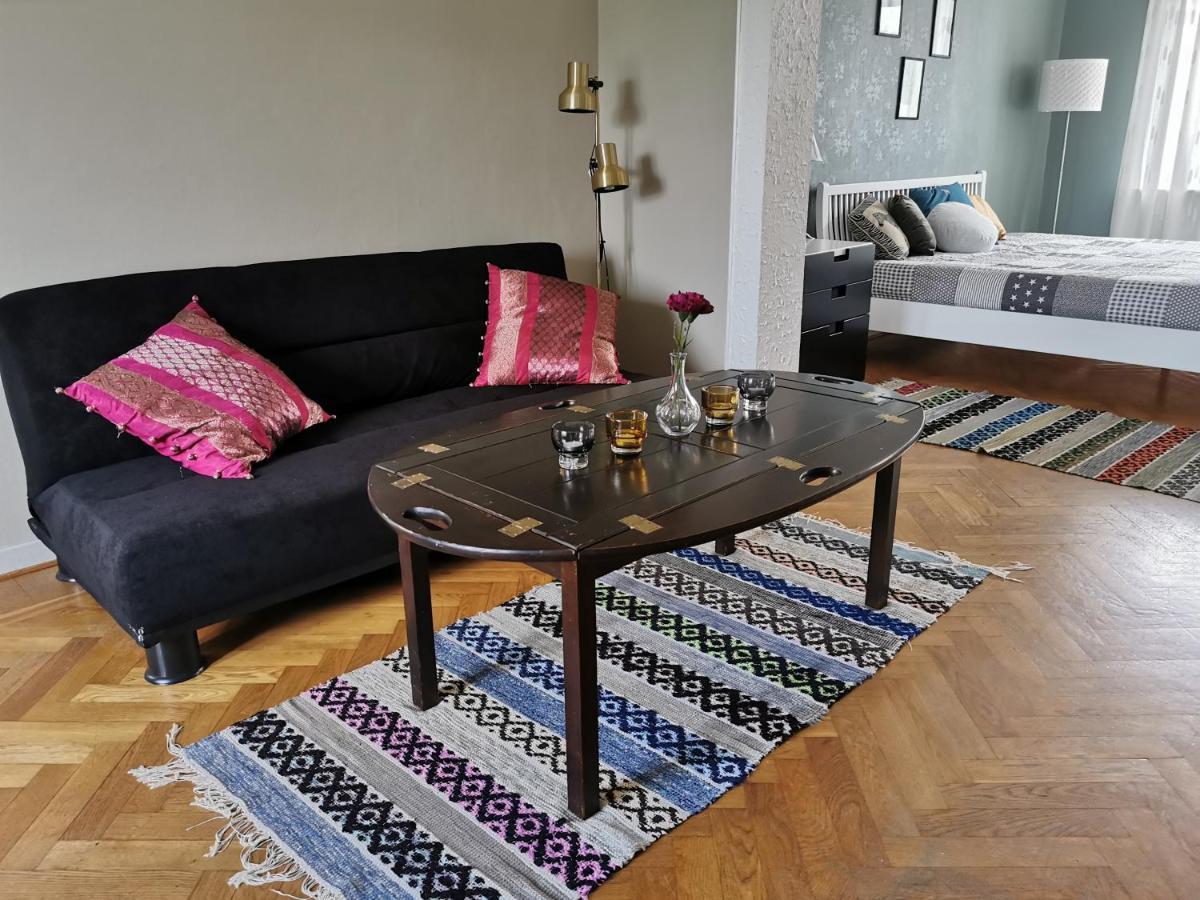 Gamla Skolan Rum & Oevernattning I Spjutstorp Apartment Luaran gambar