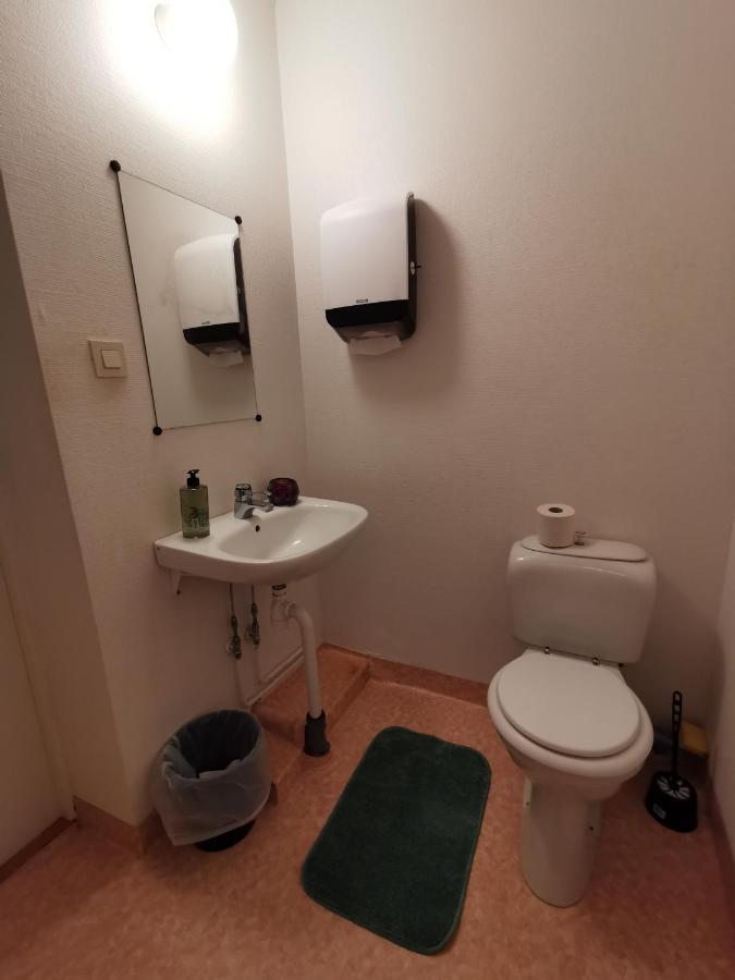 Gamla Skolan Rum & Oevernattning I Spjutstorp Apartment Luaran gambar