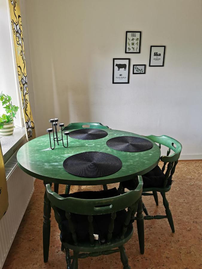 Gamla Skolan Rum & Oevernattning I Spjutstorp Apartment Luaran gambar